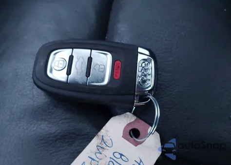 2010 Audi A4 2.0T Premium из США, поврежденный, VIN WAUDFAFL9AN059783